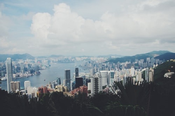 不过港，香港东亚银行国内网点见证开户